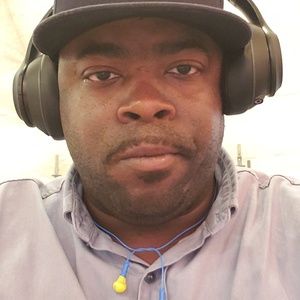 Meet your Posher, Derrick